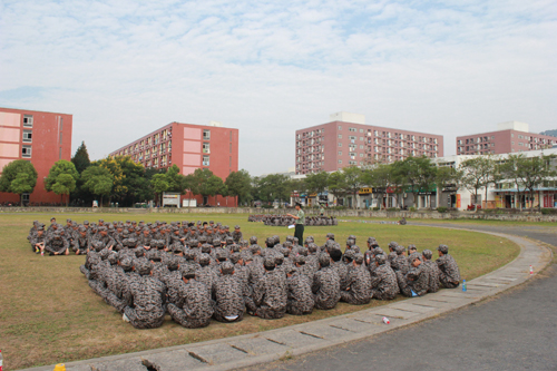 bw必威西汉姆联官网军训系列报道之一——军训，大学初体验